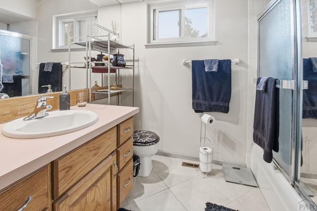 3 Queensbridge Dr, Pueblo, CO 81001