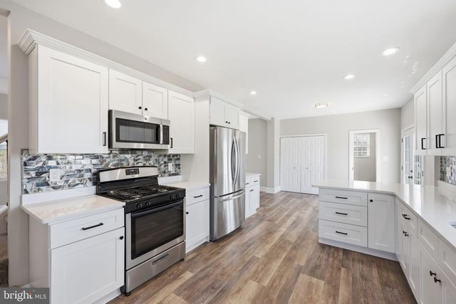 16 HEIGHTS AVE, Berlin, NJ 08009