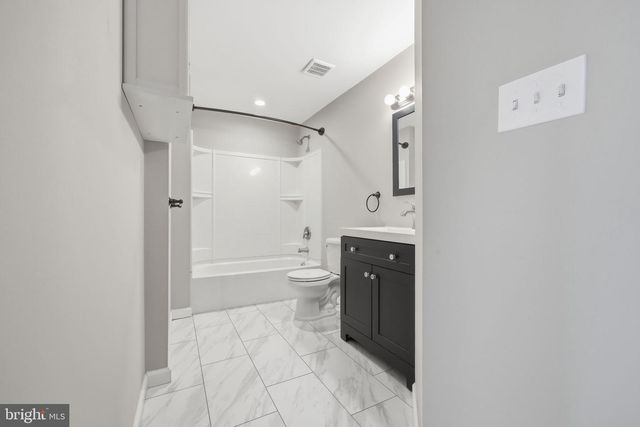 16 HEIGHTS AVE, Berlin, NJ 08009