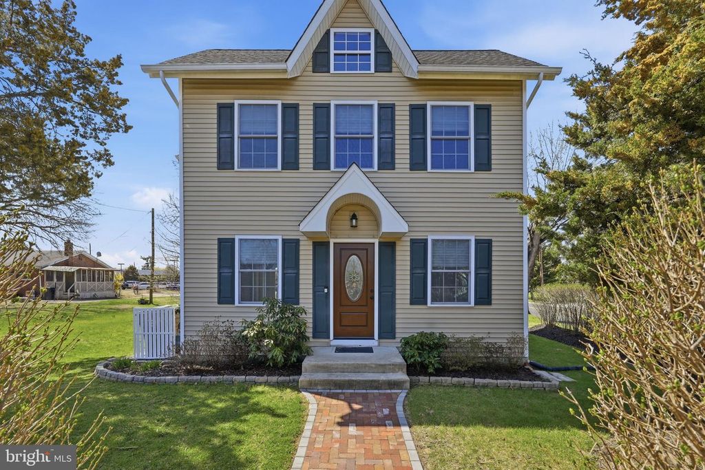 16 HEIGHTS AVE, Berlin, NJ 08009