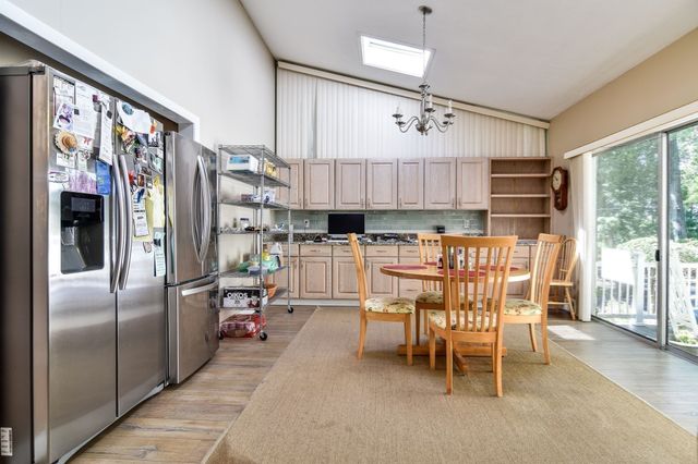 9 Raleigh Rd, Dover, MA 02030