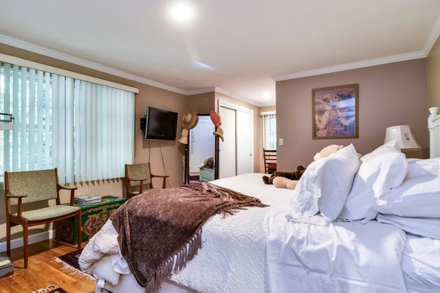 9 Raleigh Rd, Dover, MA 02030