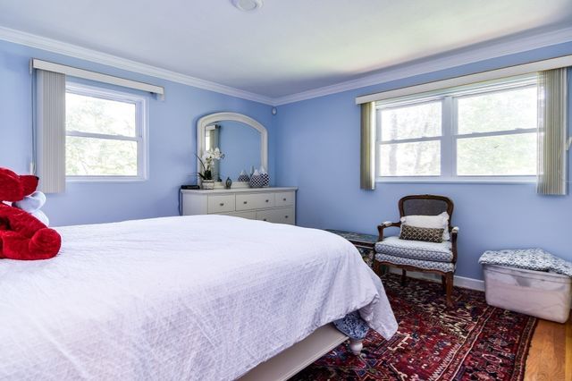 9 Raleigh Rd, Dover, MA 02030