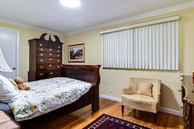 9 Raleigh Rd, Dover, MA 02030