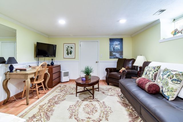9 Raleigh Rd, Dover, MA 02030
