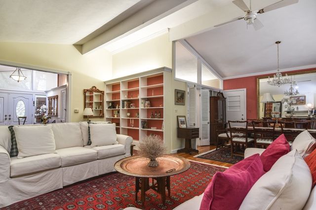 9 Raleigh Rd, Dover, MA 02030
