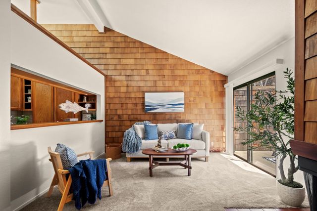 461 Dela Vina Avenue 209, Monterey, CA 93940