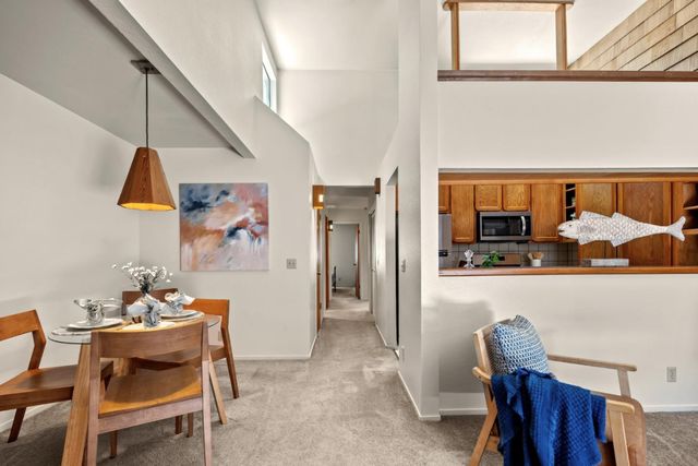 461 Dela Vina Avenue 209, Monterey, CA 93940