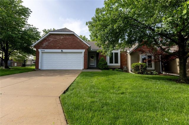 8594 Caenen Lake Court, Lenexa, KS 66215