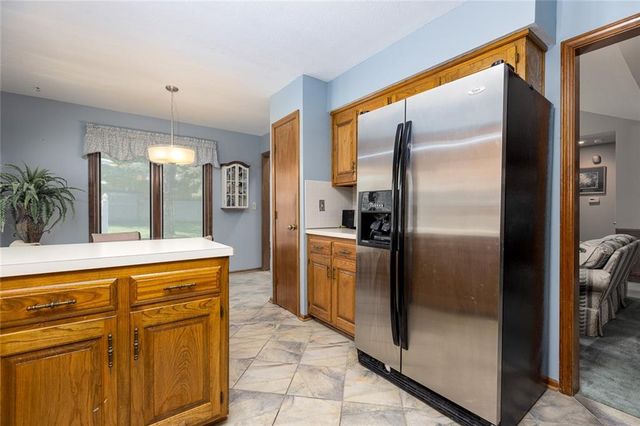 8594 Caenen Lake Court, Lenexa, KS 66215