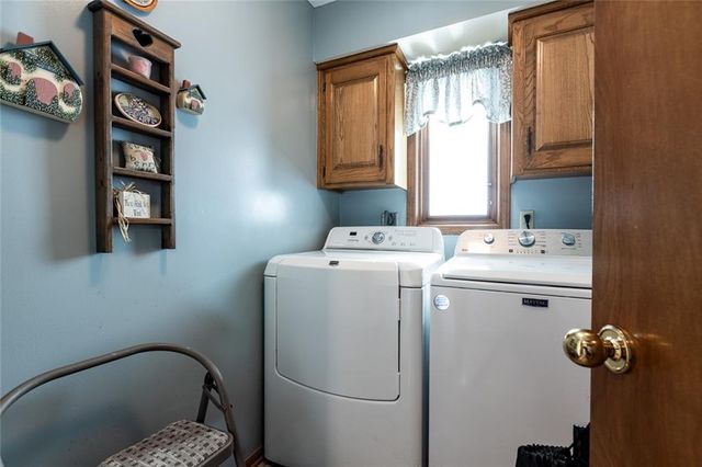 8594 Caenen Lake Court, Lenexa, KS 66215