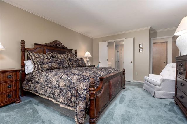 8594 Caenen Lake Court, Lenexa, KS 66215
