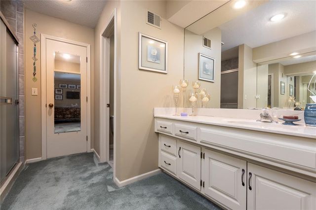 8594 Caenen Lake Court, Lenexa, KS 66215