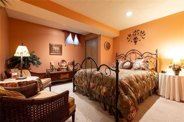 8594 Caenen Lake Court, Lenexa, KS 66215