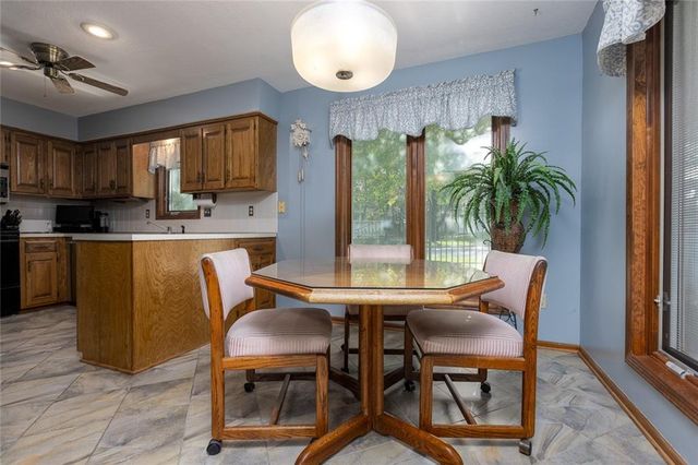 8594 Caenen Lake Court, Lenexa, KS 66215