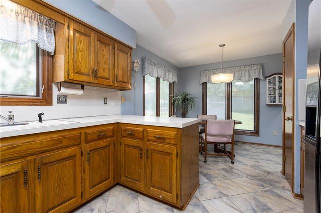 8594 Caenen Lake Court, Lenexa, KS 66215