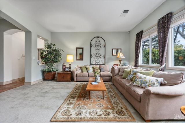 12601 Monterey Beach Drive, Bakersfield, CA 93311