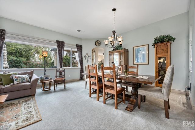 12601 Monterey Beach Drive, Bakersfield, CA 93311