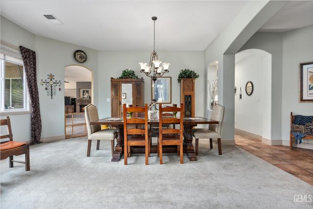 12601 Monterey Beach Drive, Bakersfield, CA 93311