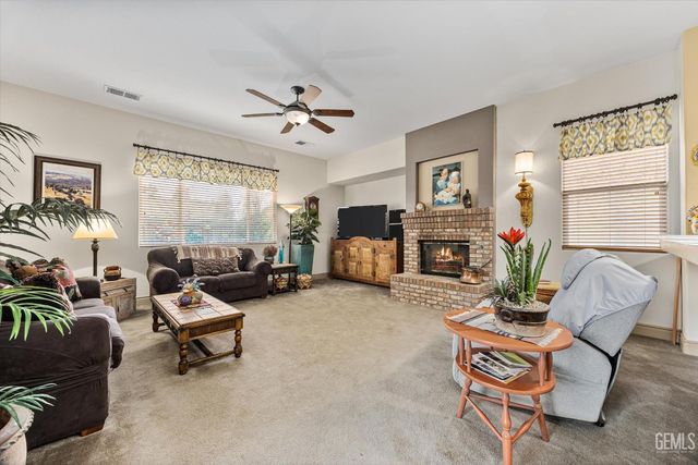 12601 Monterey Beach Drive, Bakersfield, CA 93311