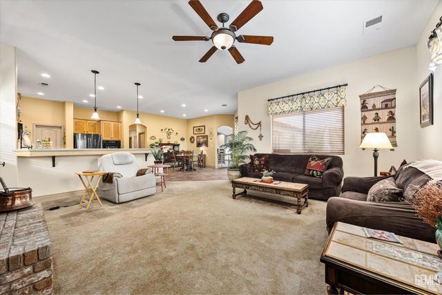 12601 Monterey Beach Drive, Bakersfield, CA 93311