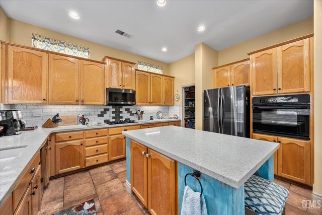 12601 Monterey Beach Drive, Bakersfield, CA 93311