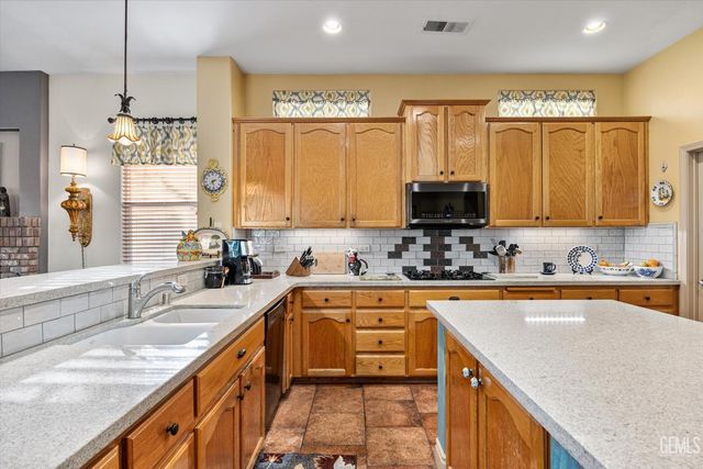 12601 Monterey Beach Drive, Bakersfield, CA 93311