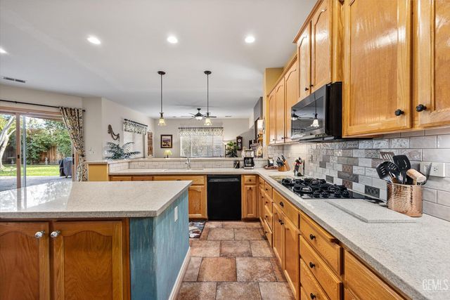 12601 Monterey Beach Drive, Bakersfield, CA 93311