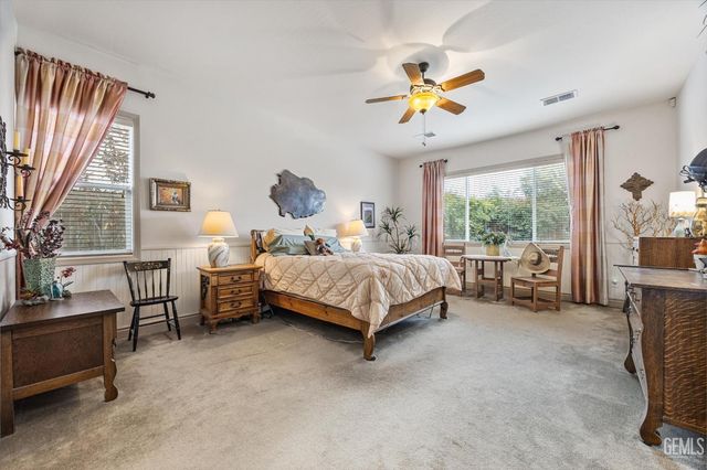 12601 Monterey Beach Drive, Bakersfield, CA 93311