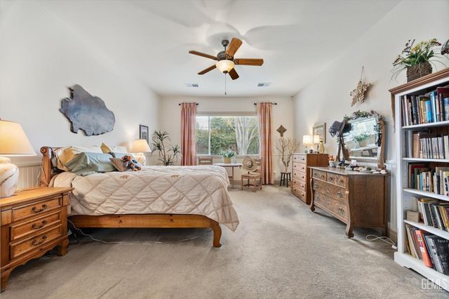 12601 Monterey Beach Drive, Bakersfield, CA 93311