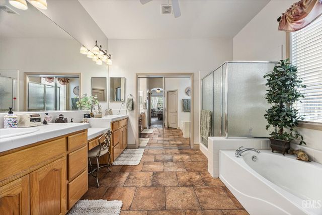 12601 Monterey Beach Drive, Bakersfield, CA 93311