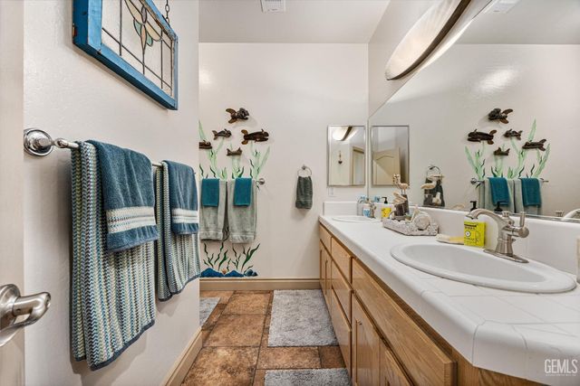 12601 Monterey Beach Drive, Bakersfield, CA 93311