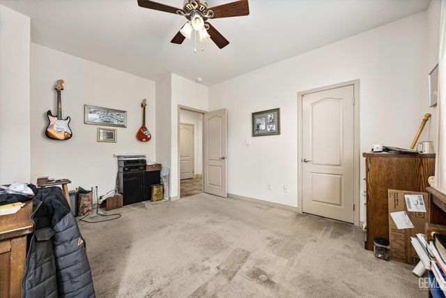 12601 Monterey Beach Drive, Bakersfield, CA 93311