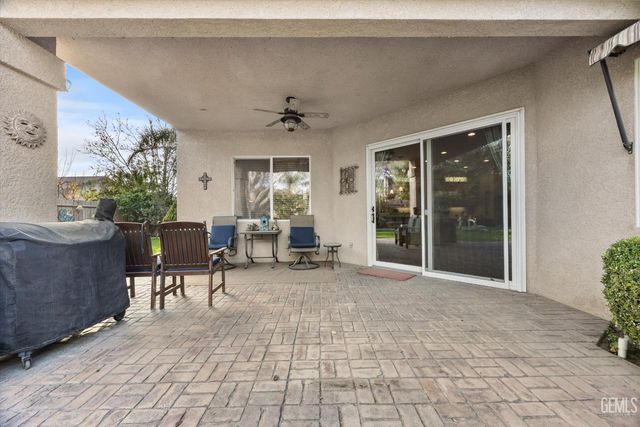 12601 Monterey Beach Drive, Bakersfield, CA 93311