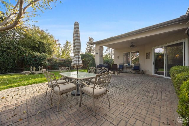 12601 Monterey Beach Drive, Bakersfield, CA 93311