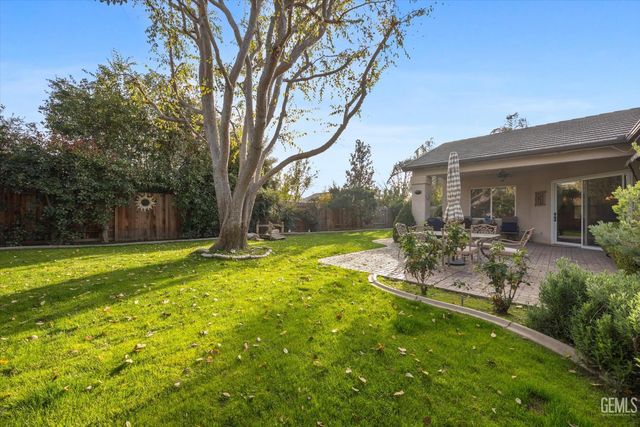 12601 Monterey Beach Drive, Bakersfield, CA 93311