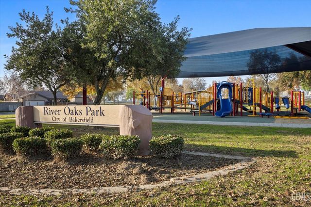 12601 Monterey Beach Drive, Bakersfield, CA 93311