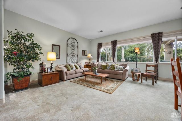 12601 Monterey Beach Drive, Bakersfield, CA 93311