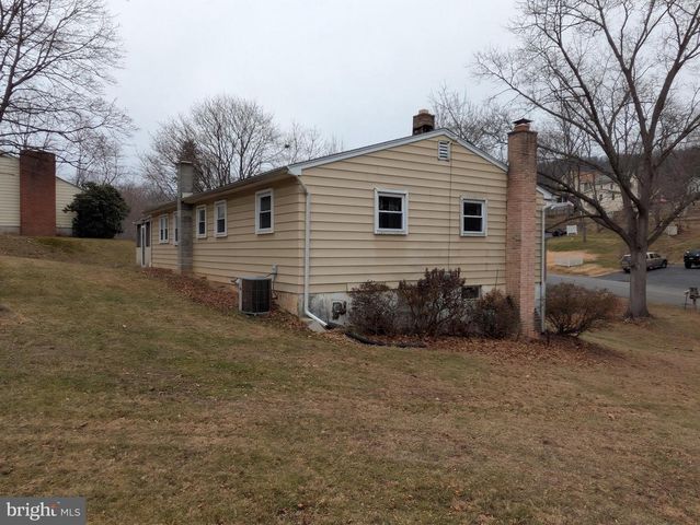 504 FRONT ST, Marysville, PA 17053