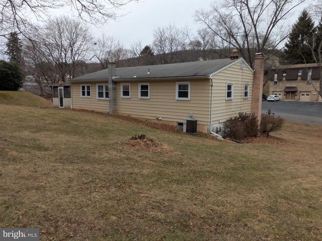 504 FRONT ST, Marysville, PA 17053