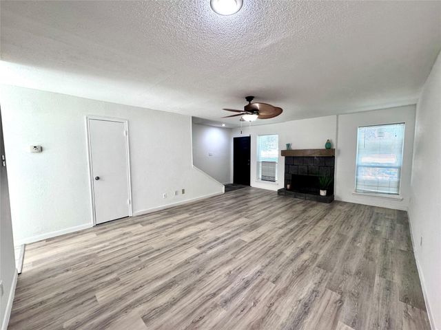 9901 Sharpcrest Street M6, Houston, TX 77036