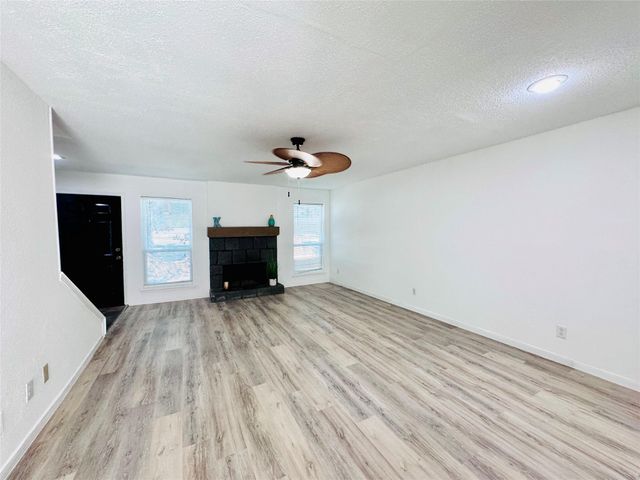 9901 Sharpcrest Street M6, Houston, TX 77036