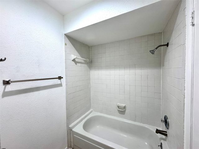 9901 Sharpcrest Street M6, Houston, TX 77036