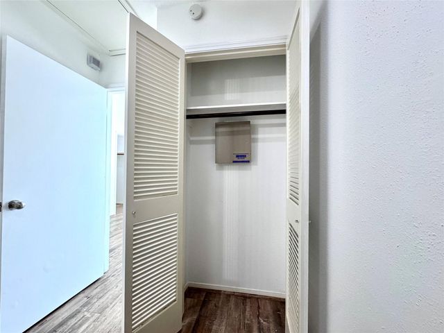 9901 Sharpcrest Street M6, Houston, TX 77036