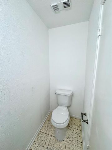 9901 Sharpcrest Street M6, Houston, TX 77036