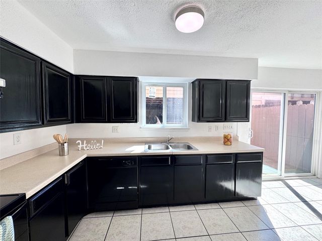 9901 Sharpcrest Street M6, Houston, TX 77036