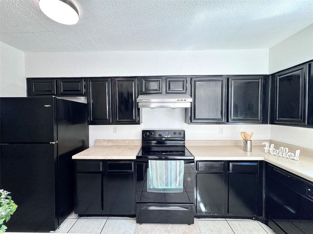 9901 Sharpcrest Street M6, Houston, TX 77036