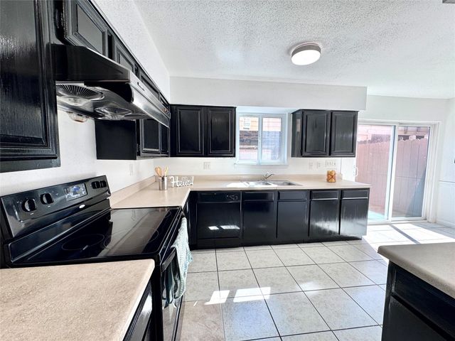 9901 Sharpcrest Street M6, Houston, TX 77036