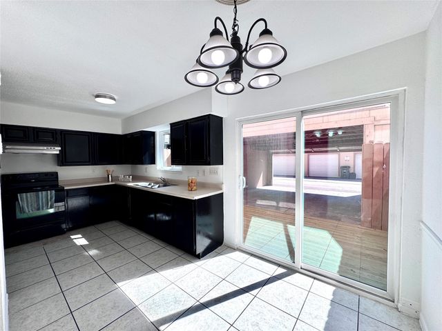 9901 Sharpcrest Street M6, Houston, TX 77036