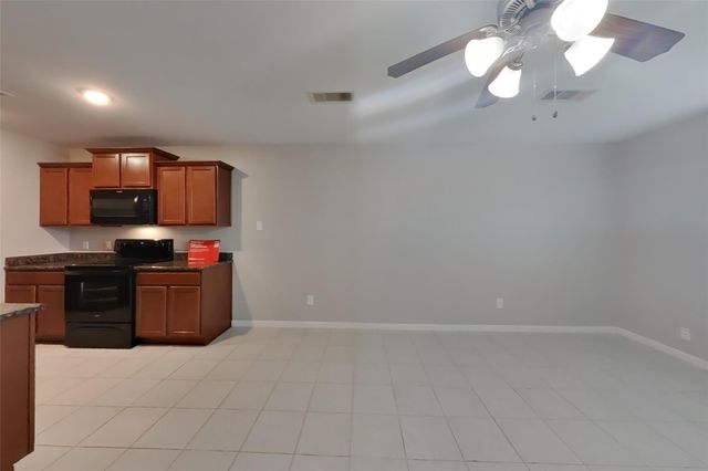 628 Totem Trail Drive, La Marque, TX 77568